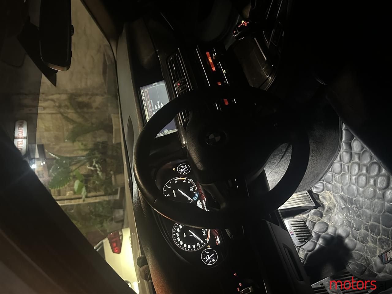 2013' BMW 520 photo #3