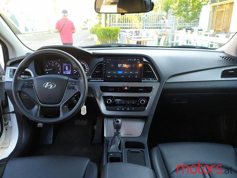 2015' Hyundai Sonata photo #2