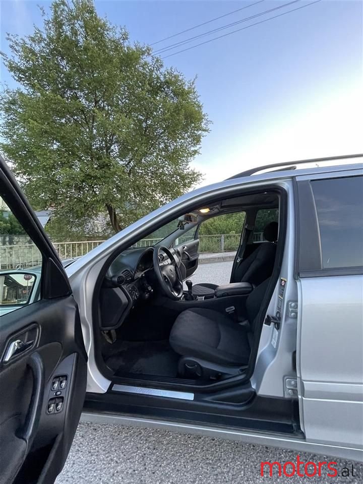 2005' Mercedes-Benz C 180 photo #6