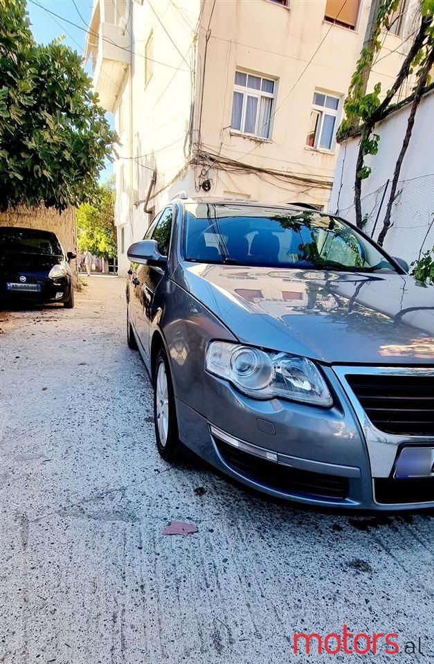 2006' Volkswagen Passat photo #5