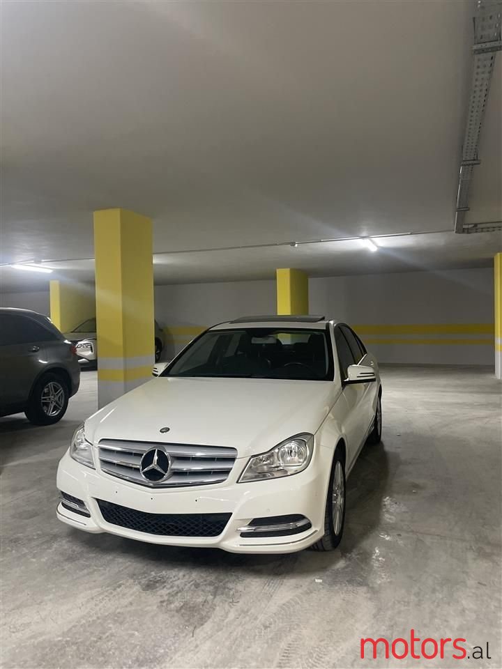 2012' Mercedes-Benz C 250 photo #1