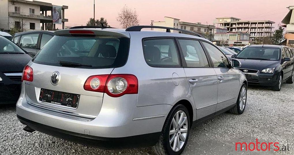 2005' Volkswagen Passat photo #2