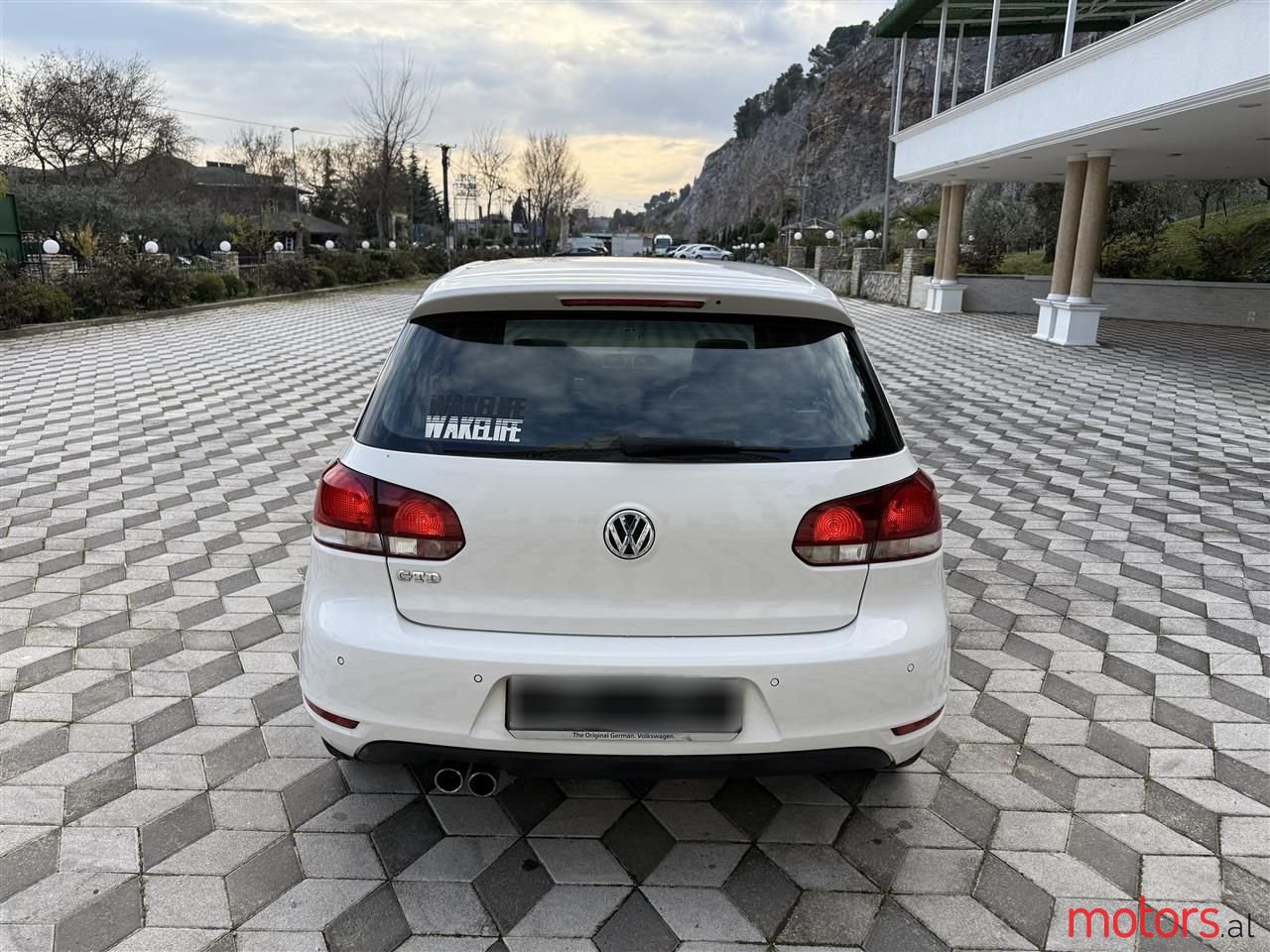 2010' Volkswagen Golf photo #3