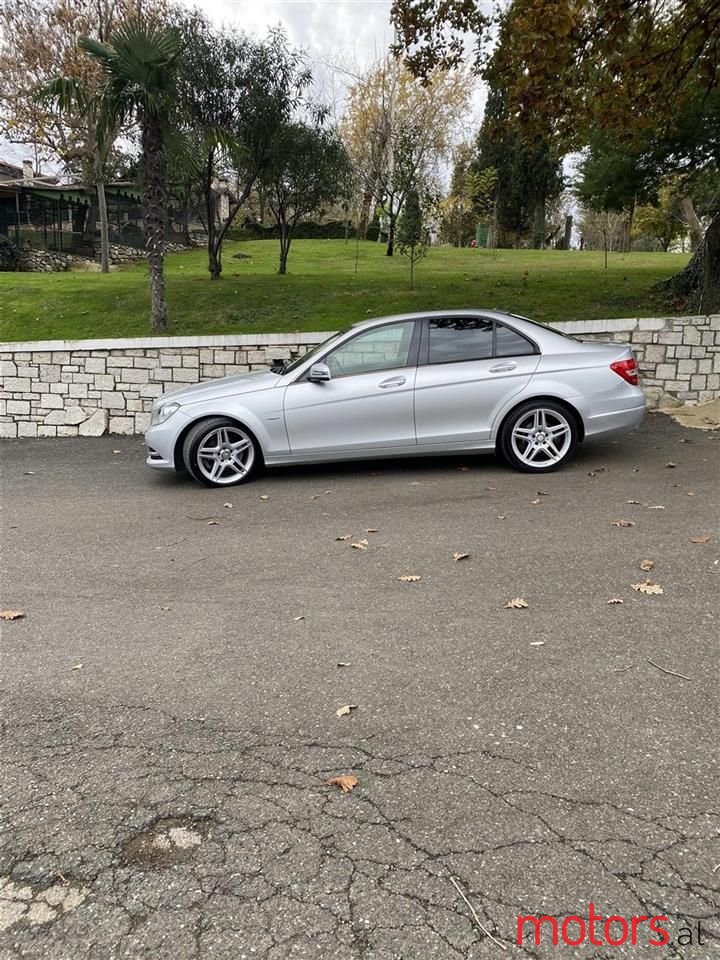 2011' Mercedes-Benz C 220 photo #2