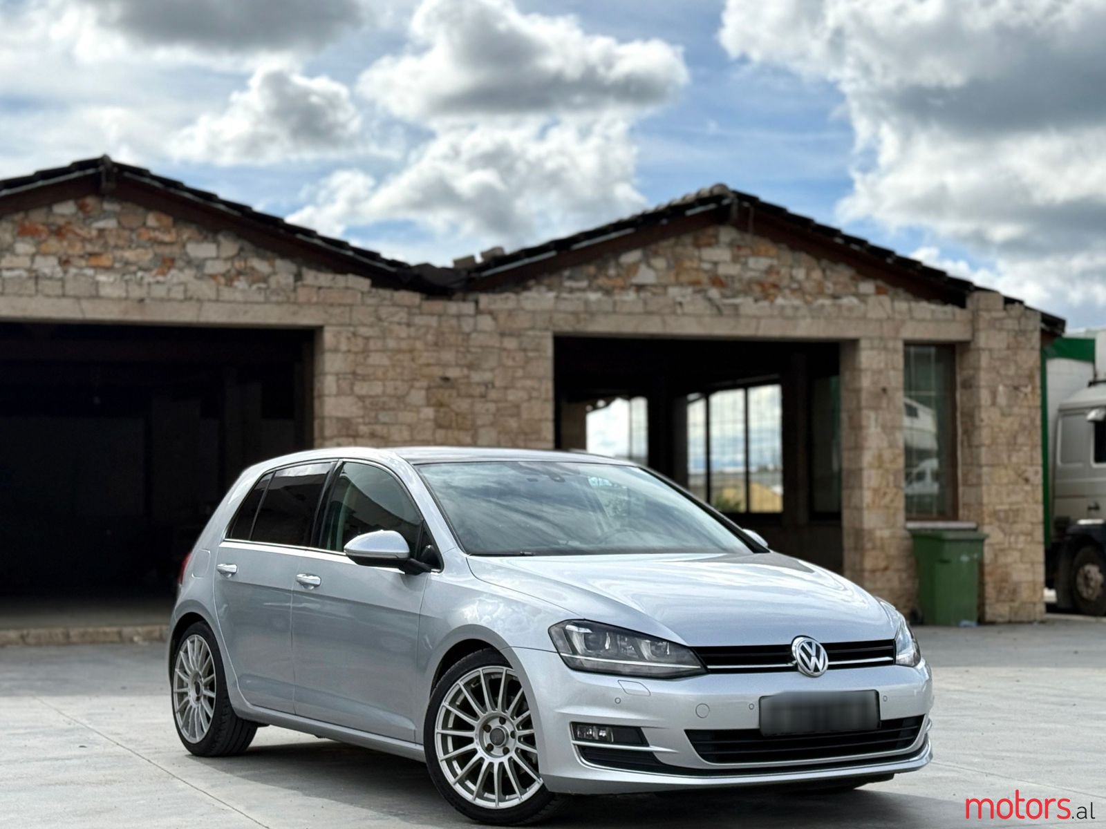 2014' Volkswagen Golf photo #1