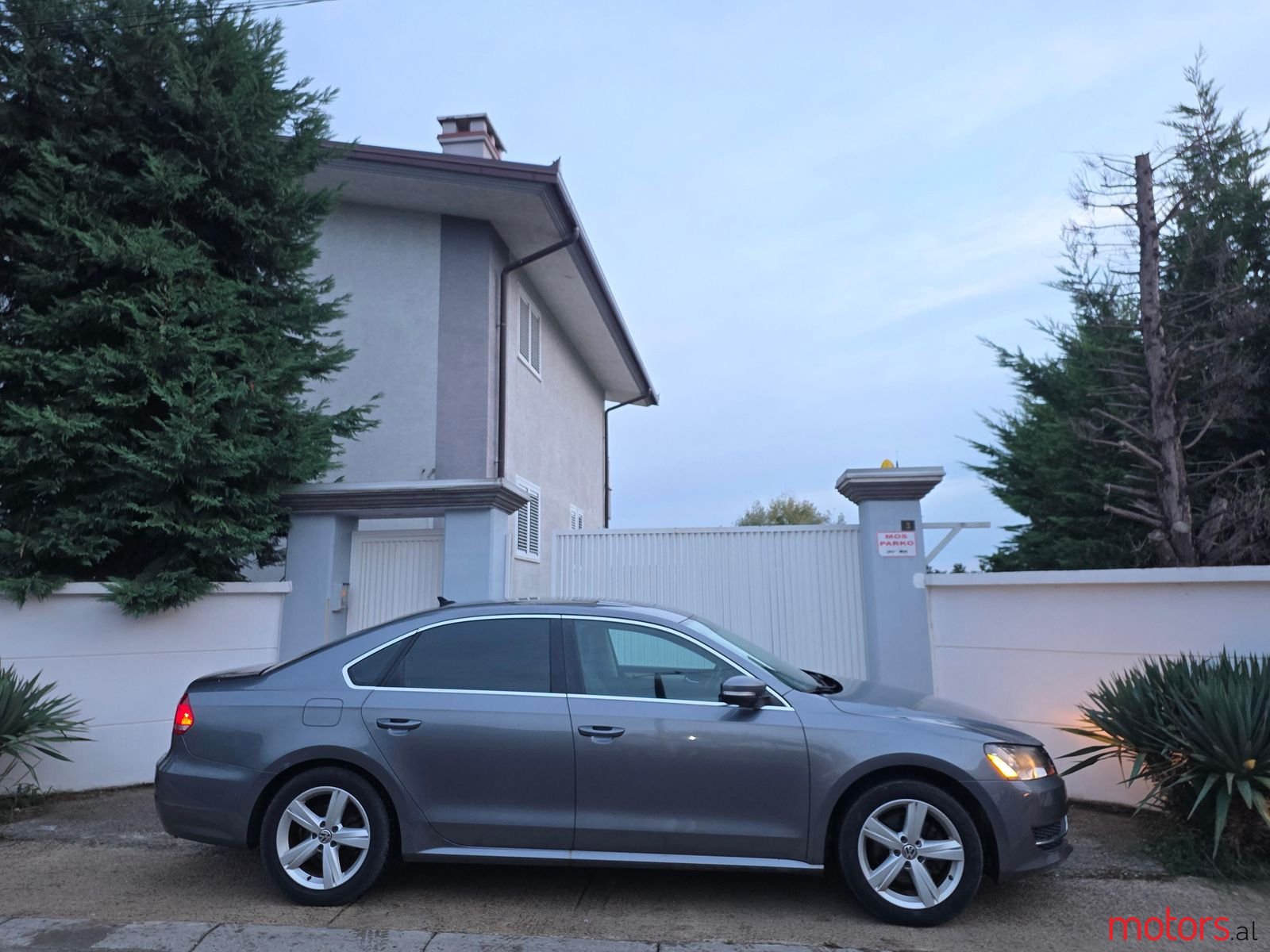 2013' Volkswagen Passat photo #6