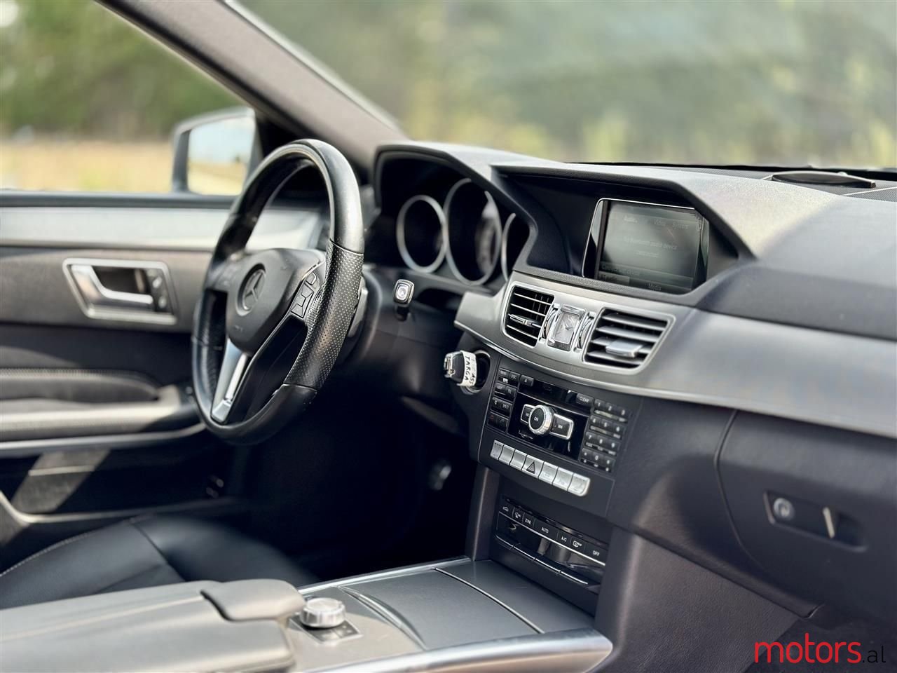 2015' Mercedes-Benz E 220 photo #5