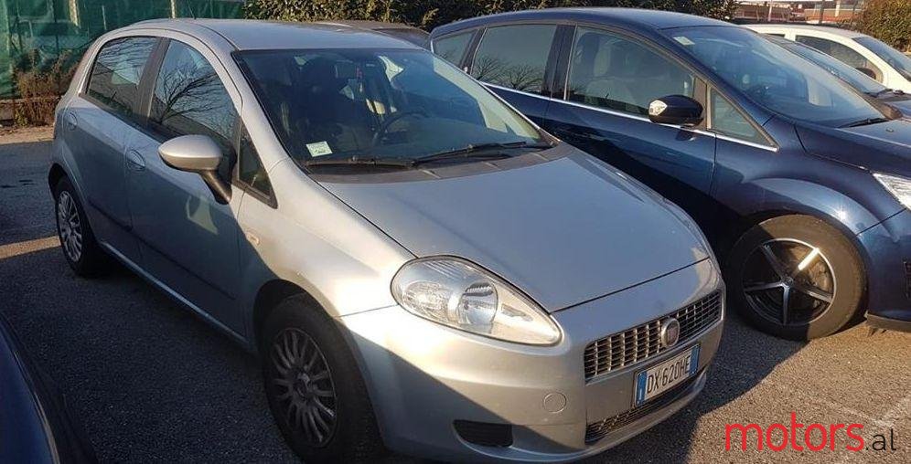 2009' Fiat Grande Punto photo #1