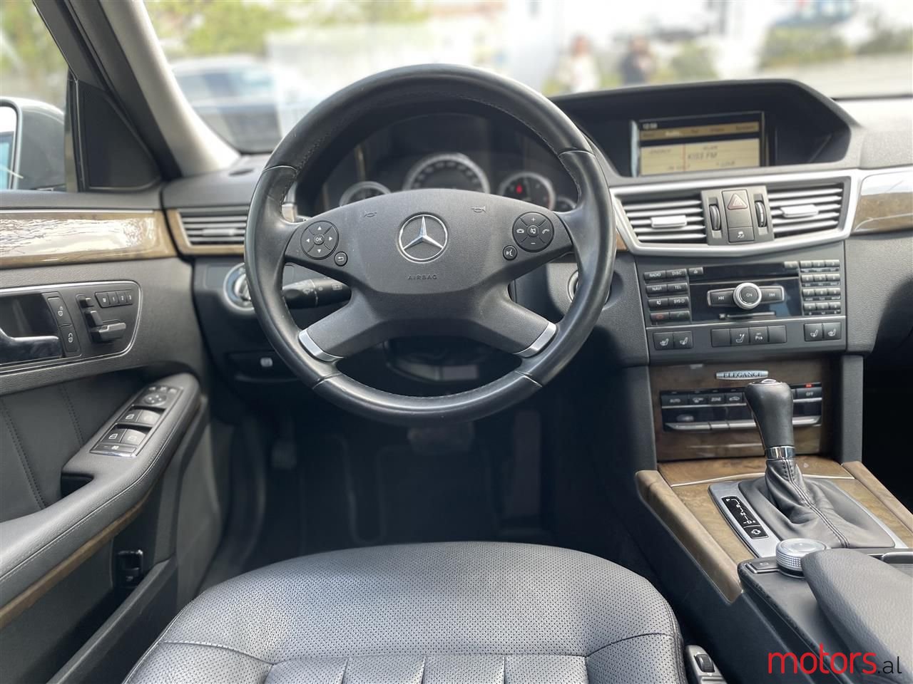 2010' Mercedes-Benz E 220 photo #4