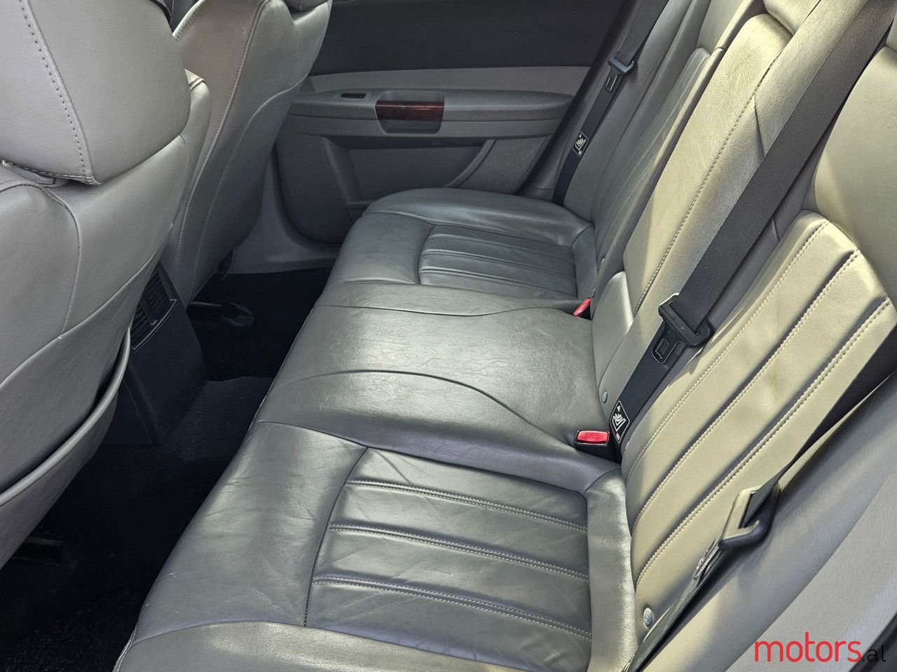 2007' Chrysler 300C photo #5