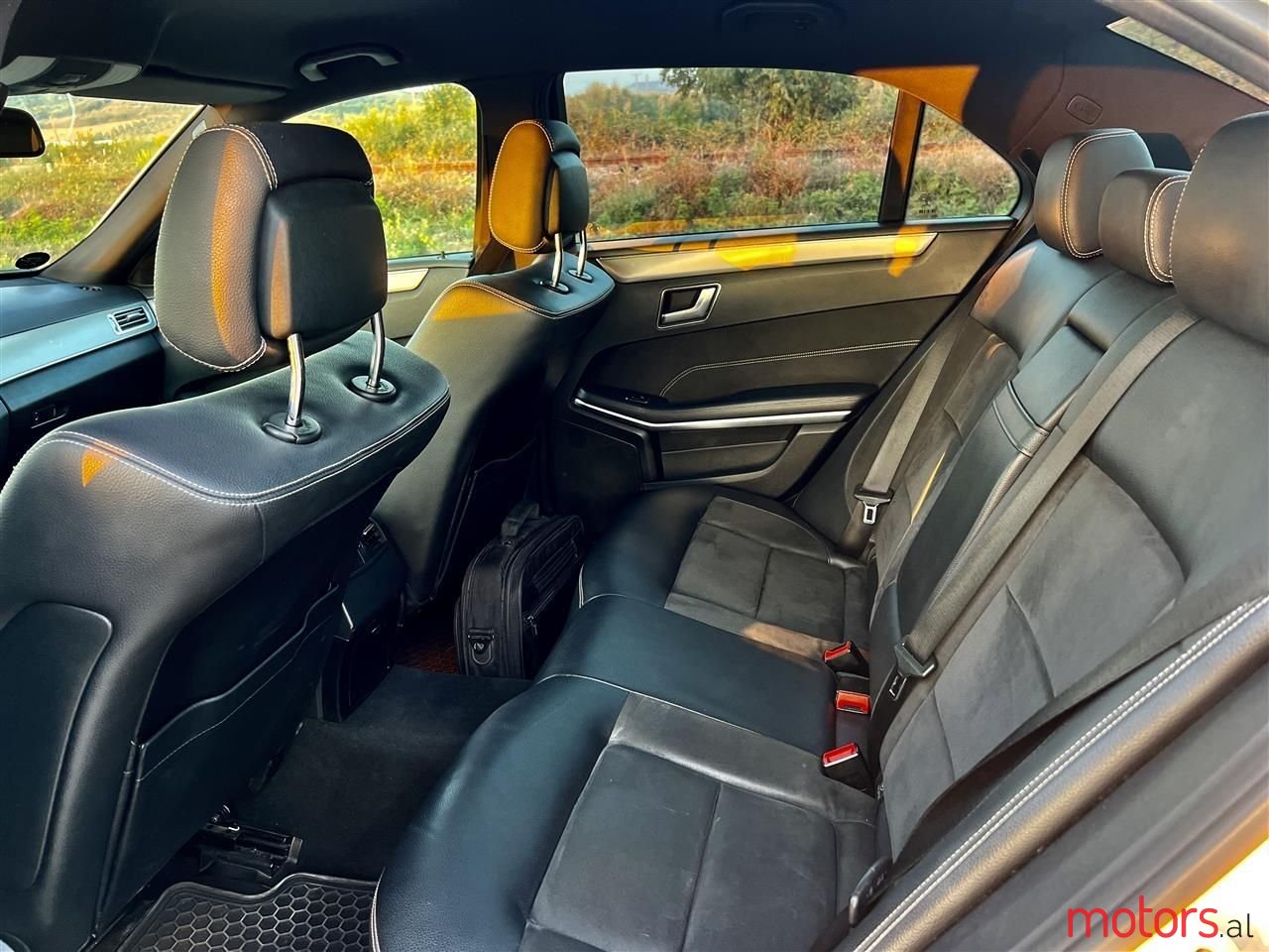 2015' Mercedes-Benz E 220 photo #5