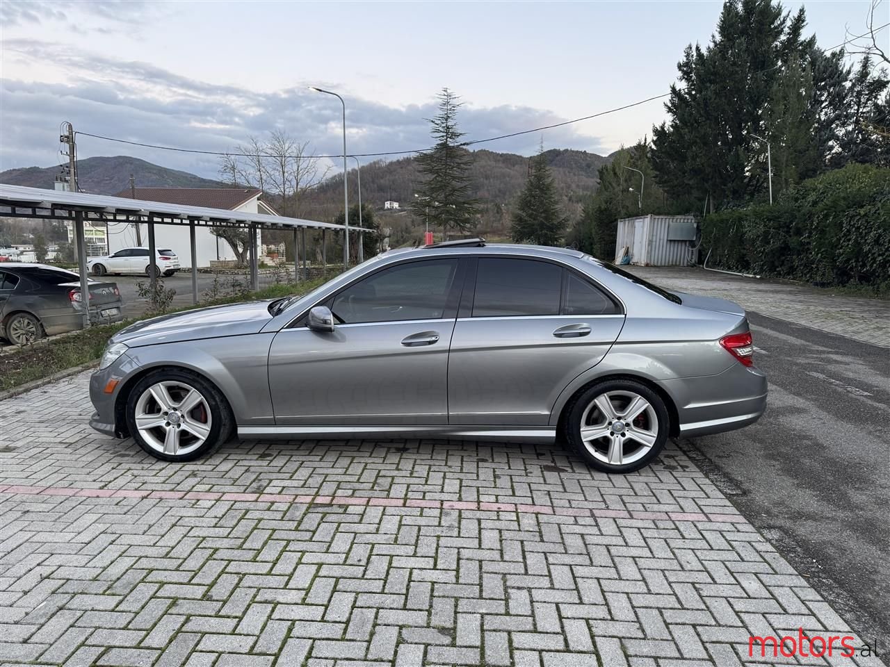 2011' Mercedes-Benz C 300 photo #1