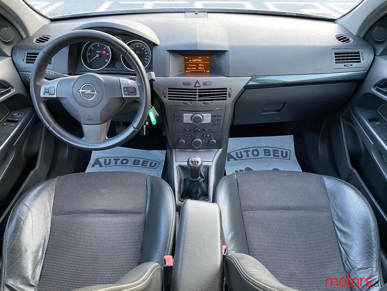 2006' Opel Astra photo #2