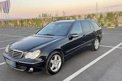 2005' Mercedes-Benz C 180