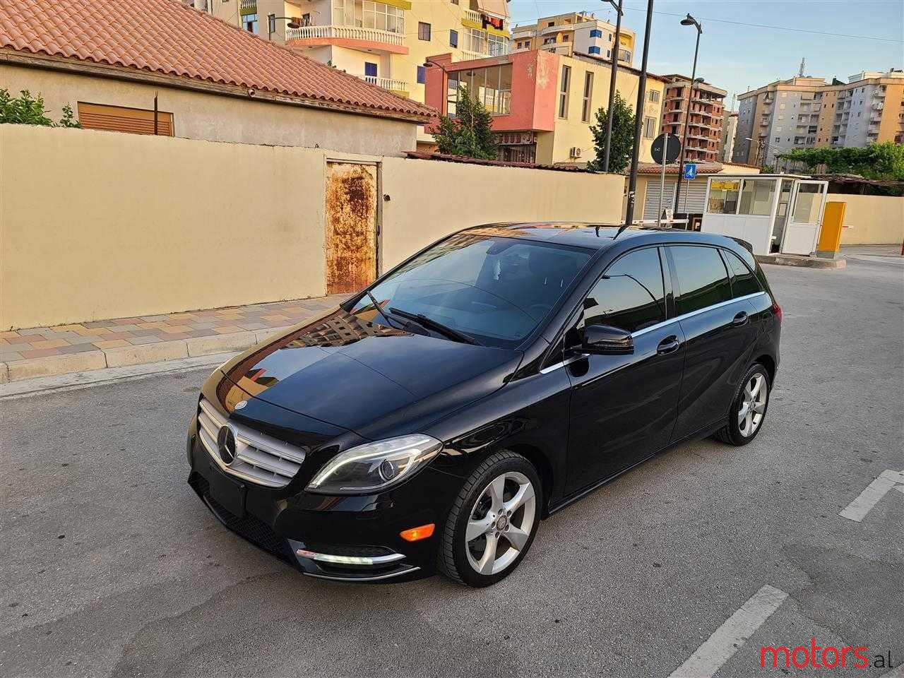 2013' Mercedes-Benz B 250 photo #1