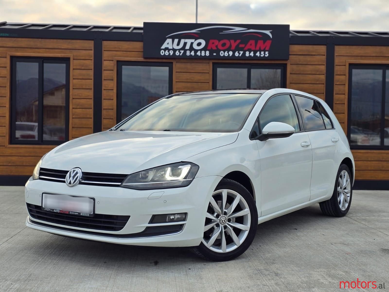 2013' Volkswagen Golf photo #1