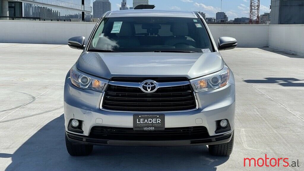 2020' Toyota Highlander Hybrid photo #2