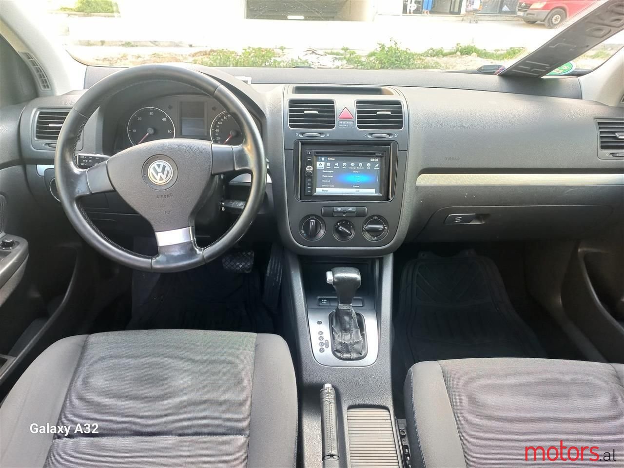 2007' Volkswagen Golf photo #3