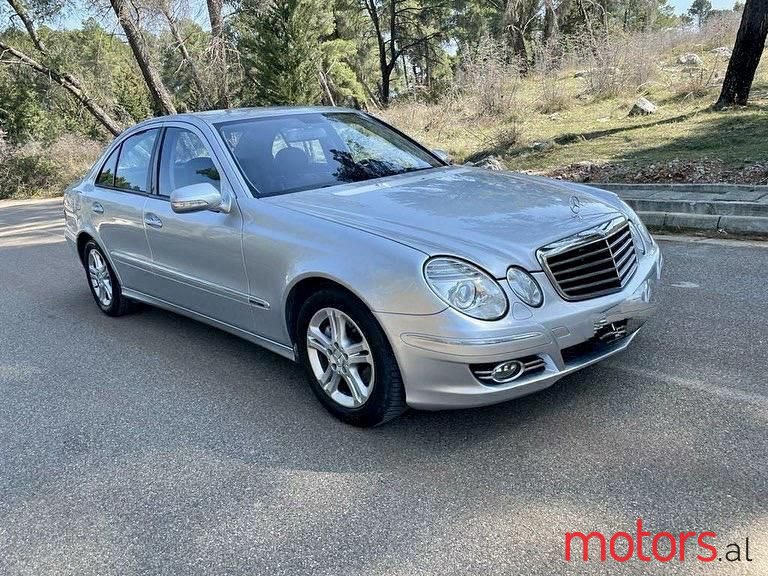 2007' Mercedes-Benz E 220 photo #2