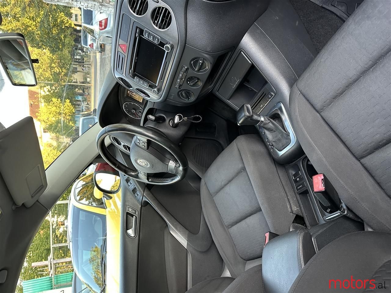 2010' Volkswagen Tiguan photo #6