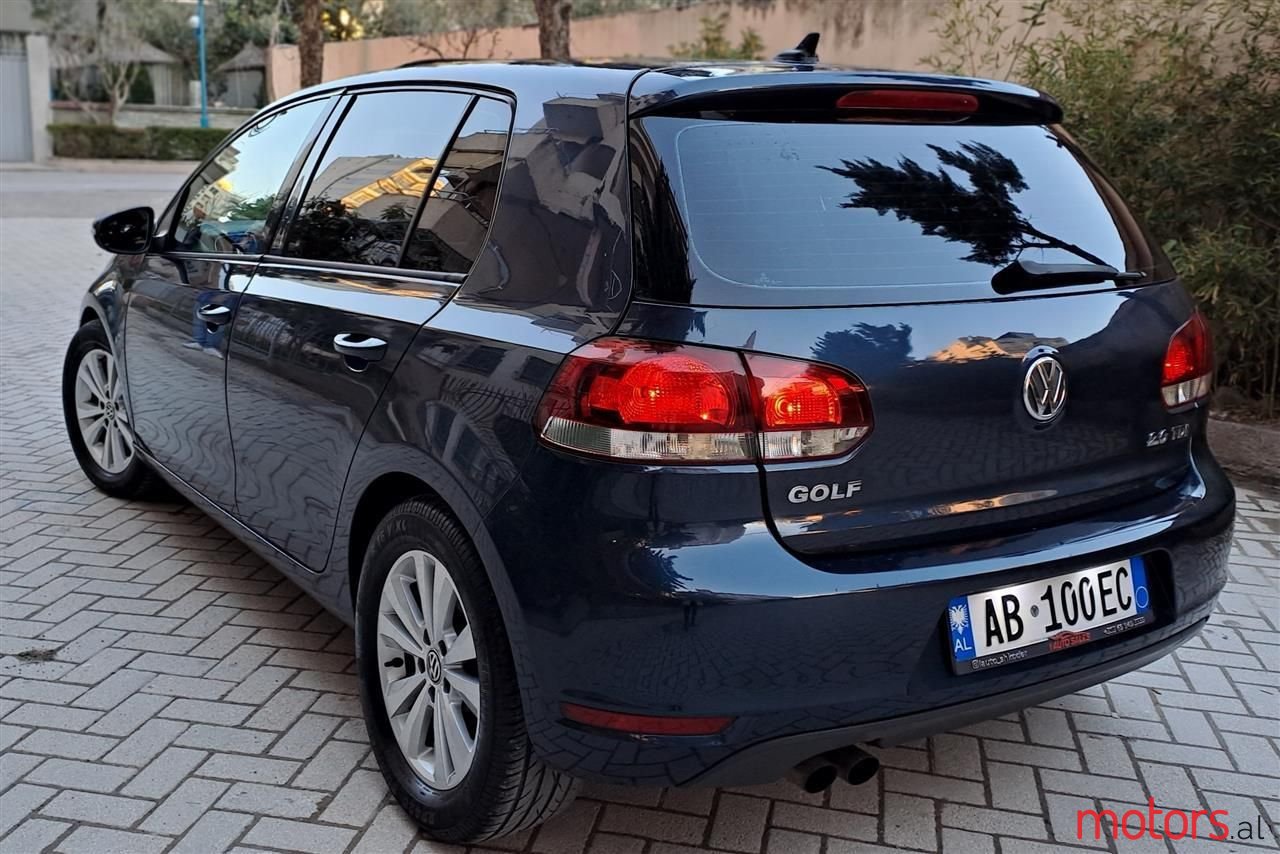 2008' Volkswagen Golf photo #3