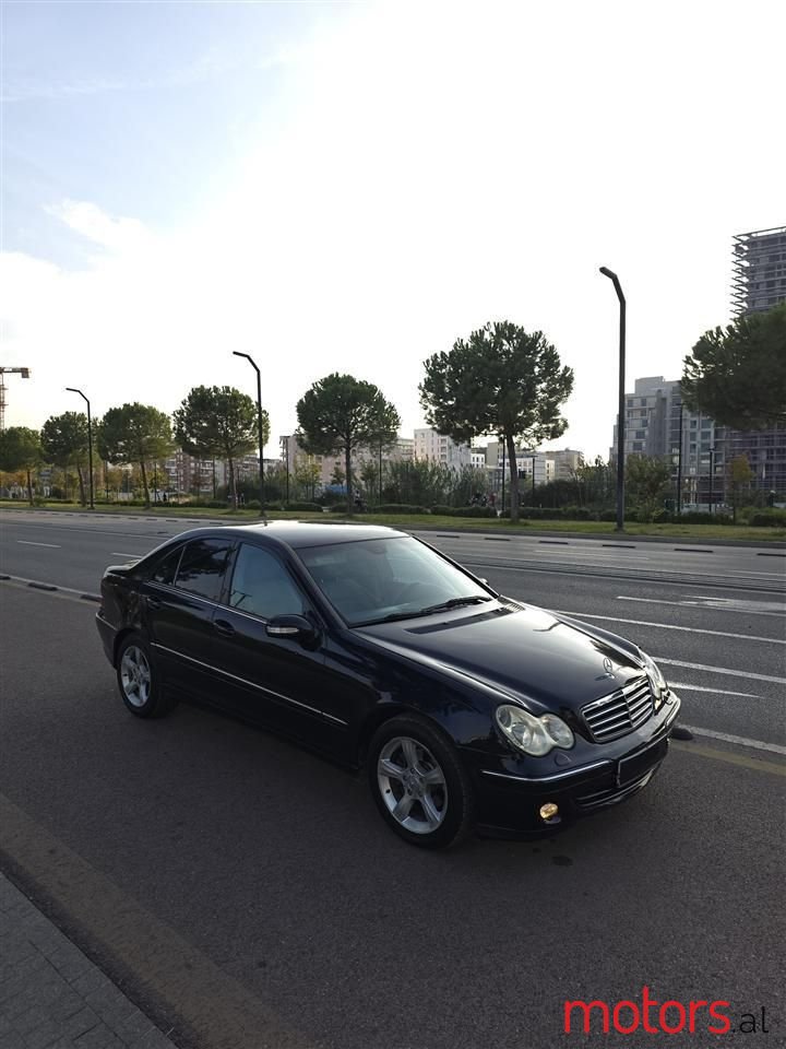 2005' Mercedes-Benz 220 photo #3