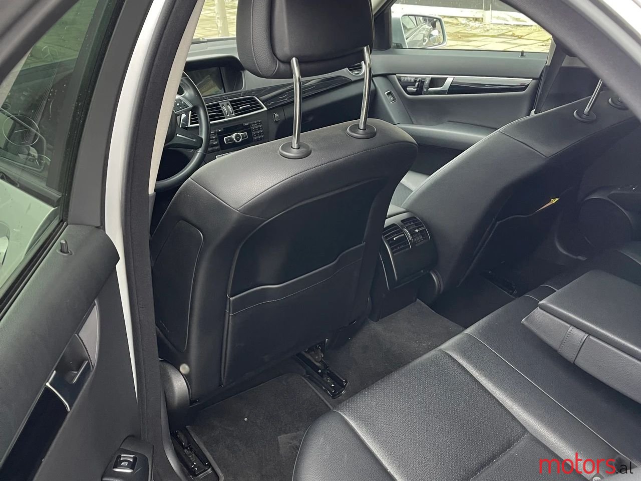 2013' Mercedes-Benz C 220 photo #4