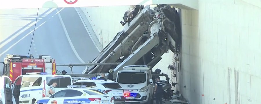 Betonierja fluturon nga mbikalimi, dy viktima dhe një i plagosur