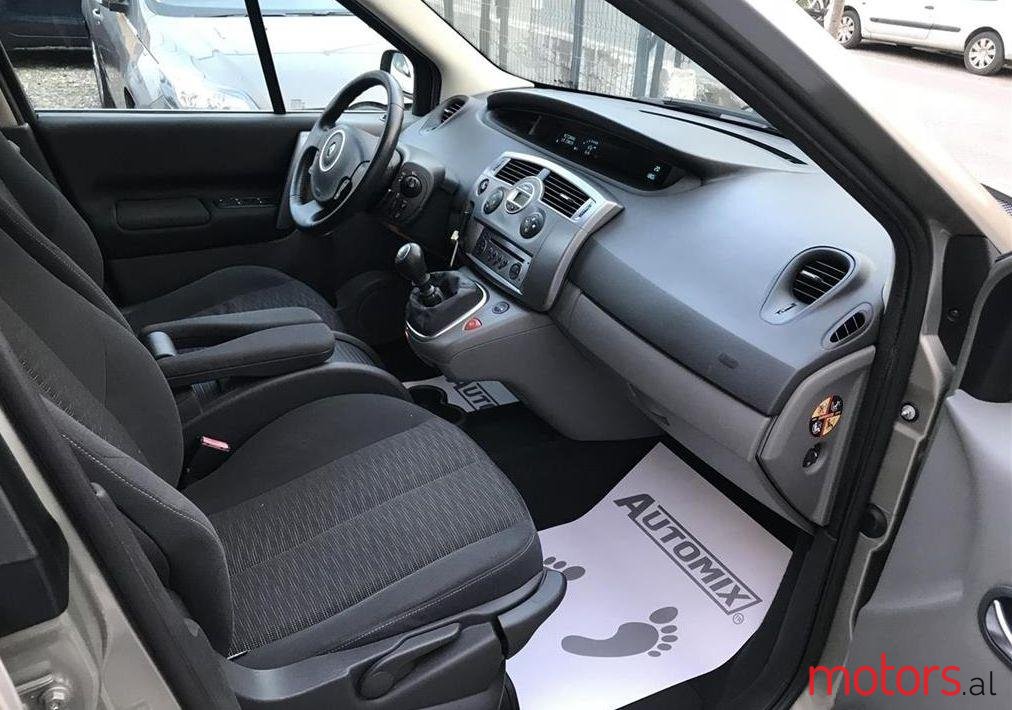2006' Renault Scenic photo #2