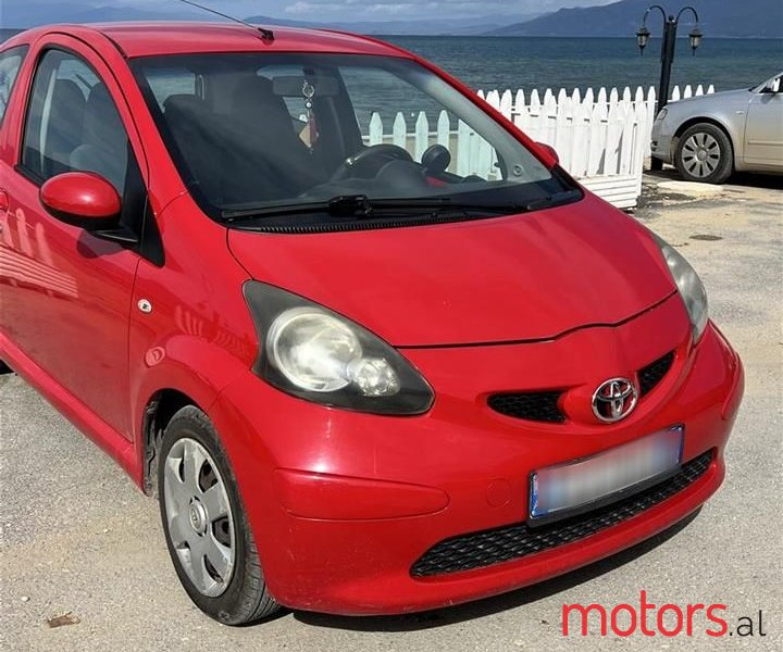 2006' Toyota Aygo photo #2