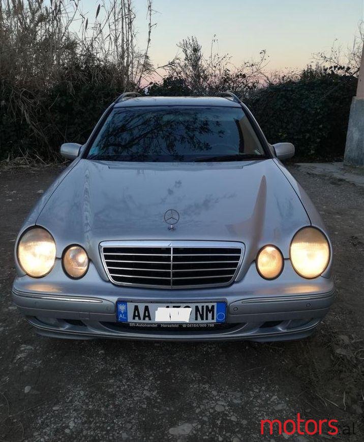2003' Mercedes-Benz E 220 photo #1