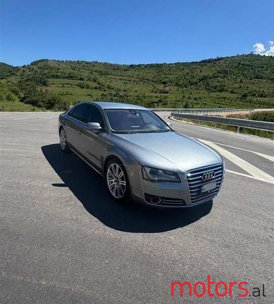 2010' Audi A8 photo #2