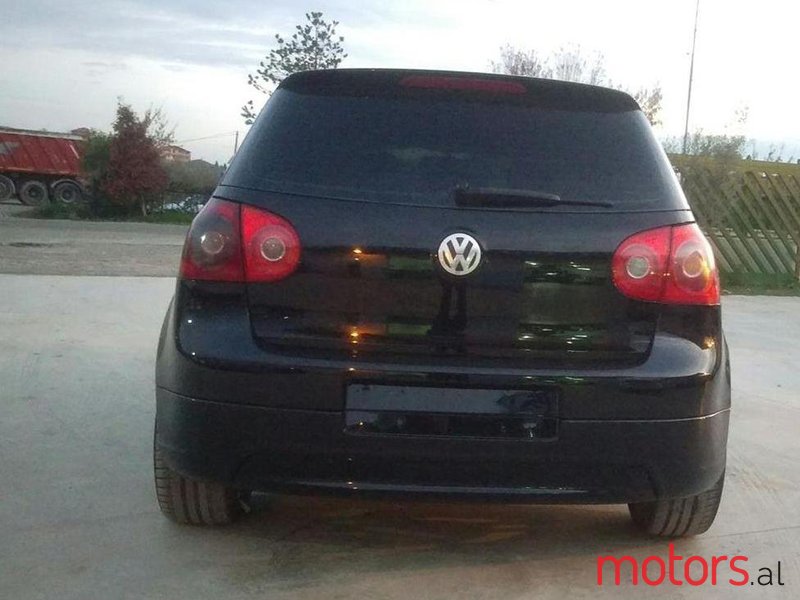 2005' Volkswagen Golf photo #1