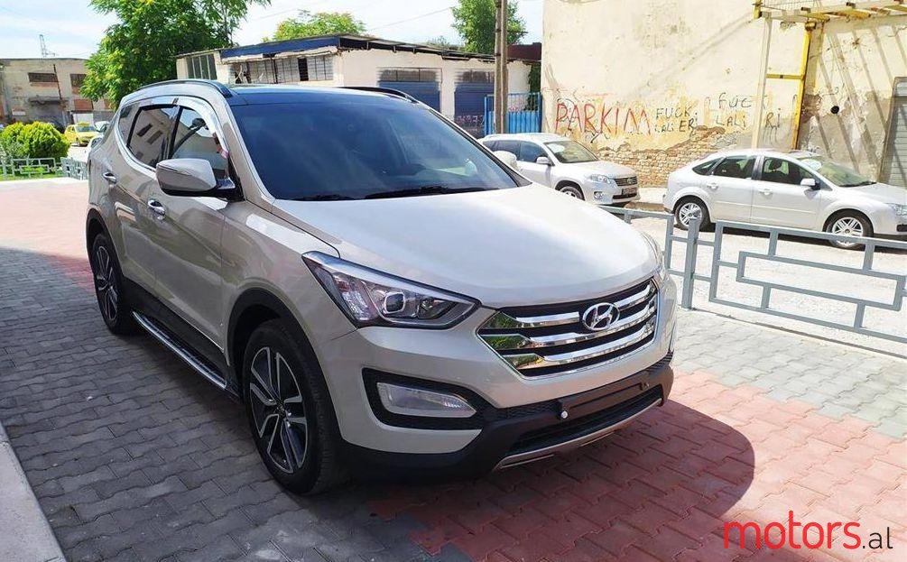 2013' Hyundai Santa Fe photo #1