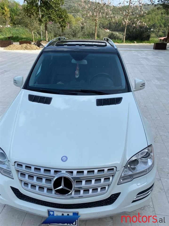 2011' Mercedes-Benz ML 350 photo #5