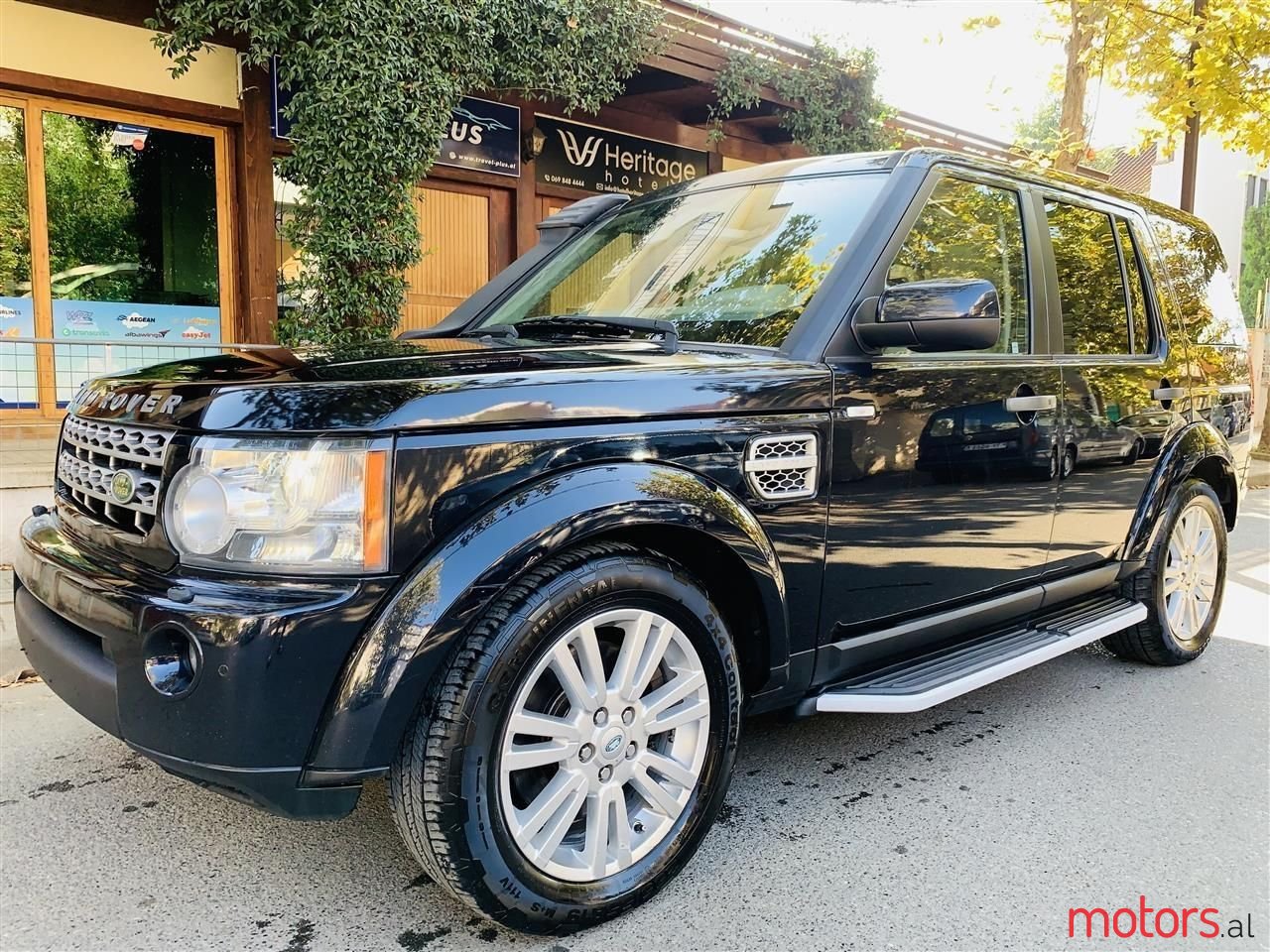 2010' Land Rover Discovery photo #2