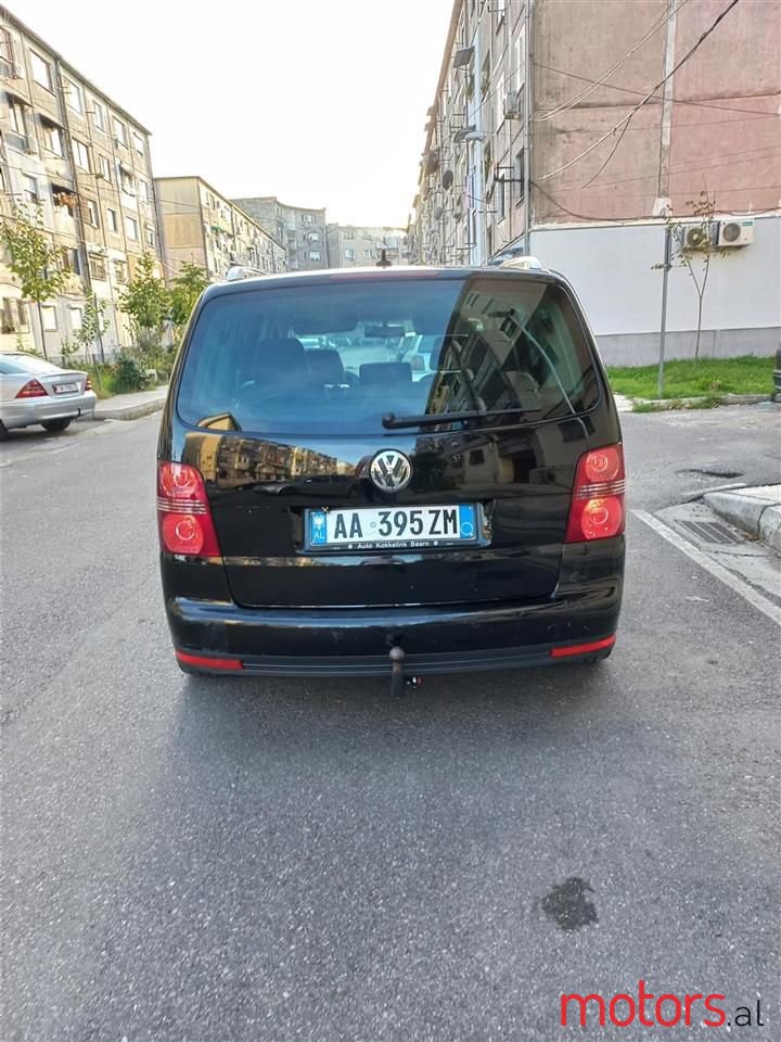 2006' Volkswagen Touran photo #3