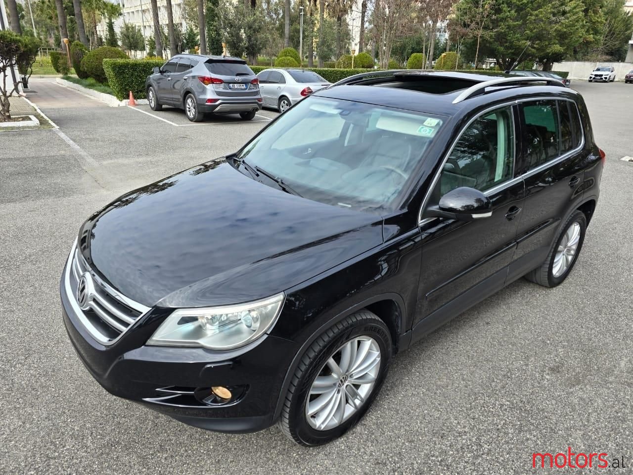 2009' Volkswagen Tiguan photo #1