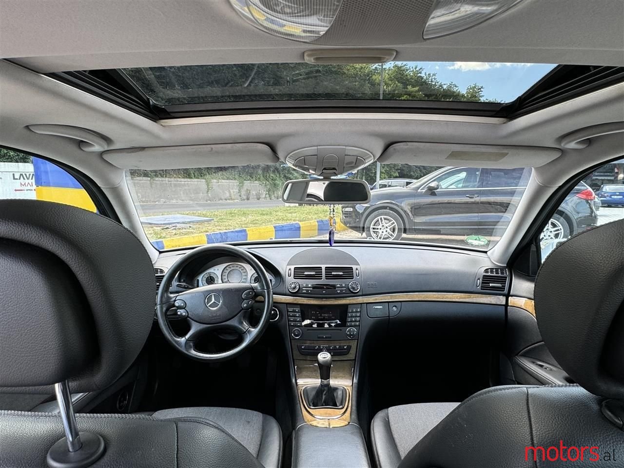 2007' Mercedes-Benz E 200 photo #3