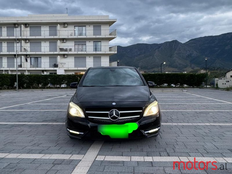 2014' Mercedes-Benz 180 photo #1