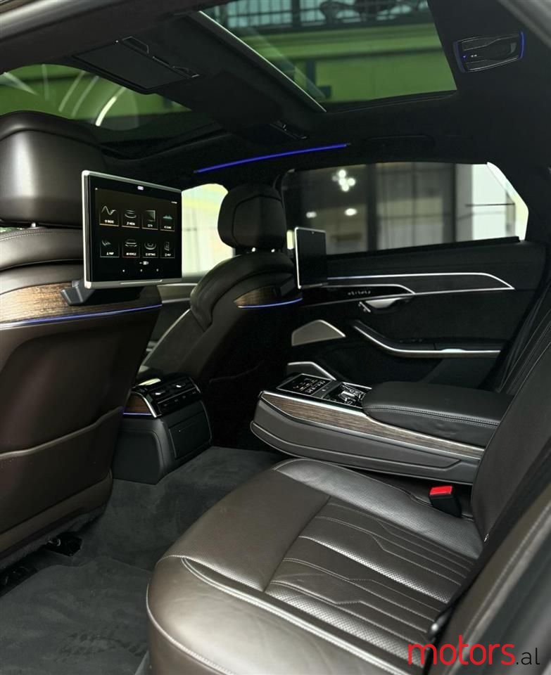2018' Audi A8 photo #3