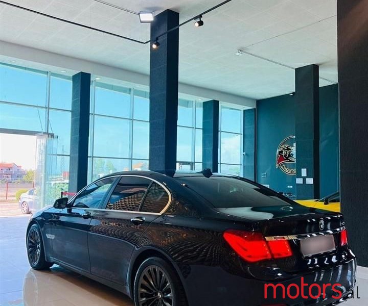 2013' BMW 740 photo #4
