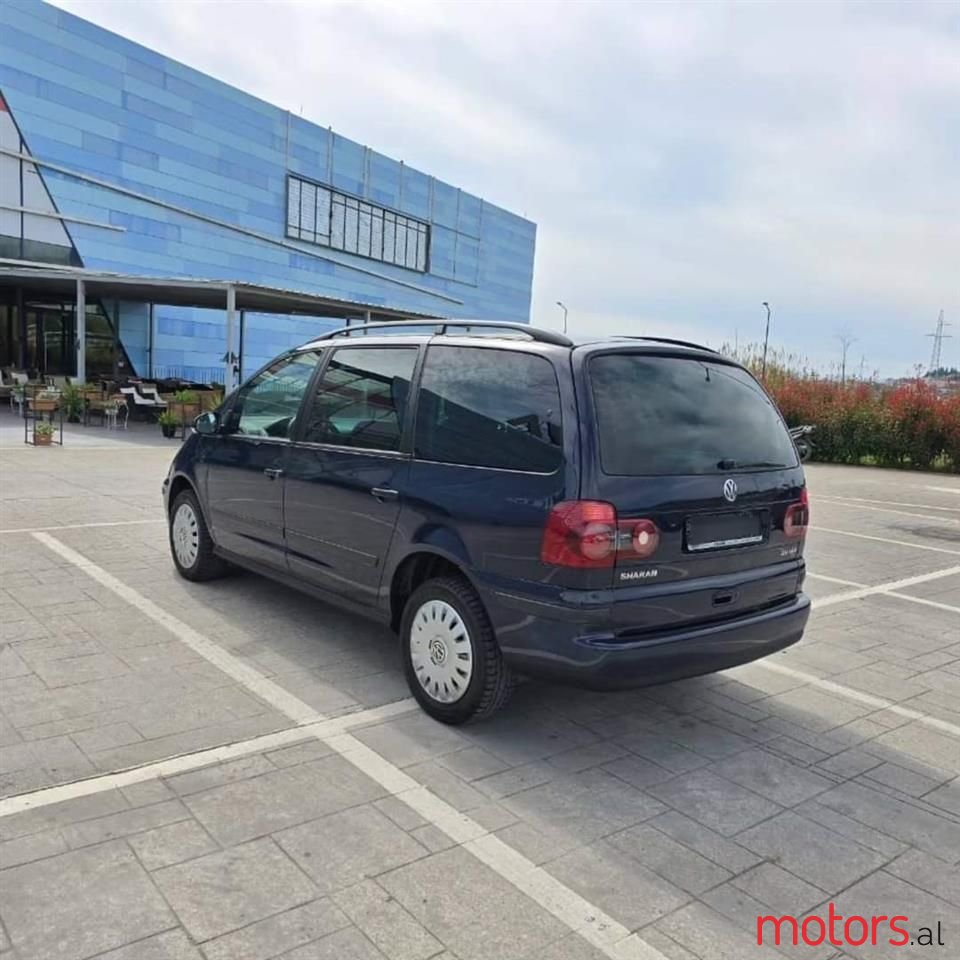2009' Volkswagen Sharan photo #2