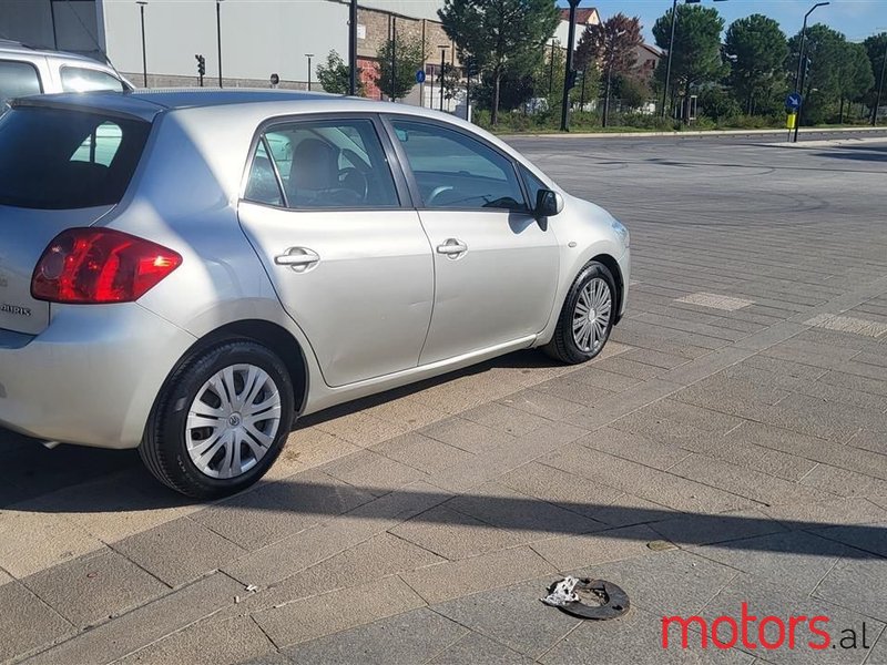 2008' Toyota Auris photo #3
