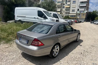 2006' Mercedes-Benz 220