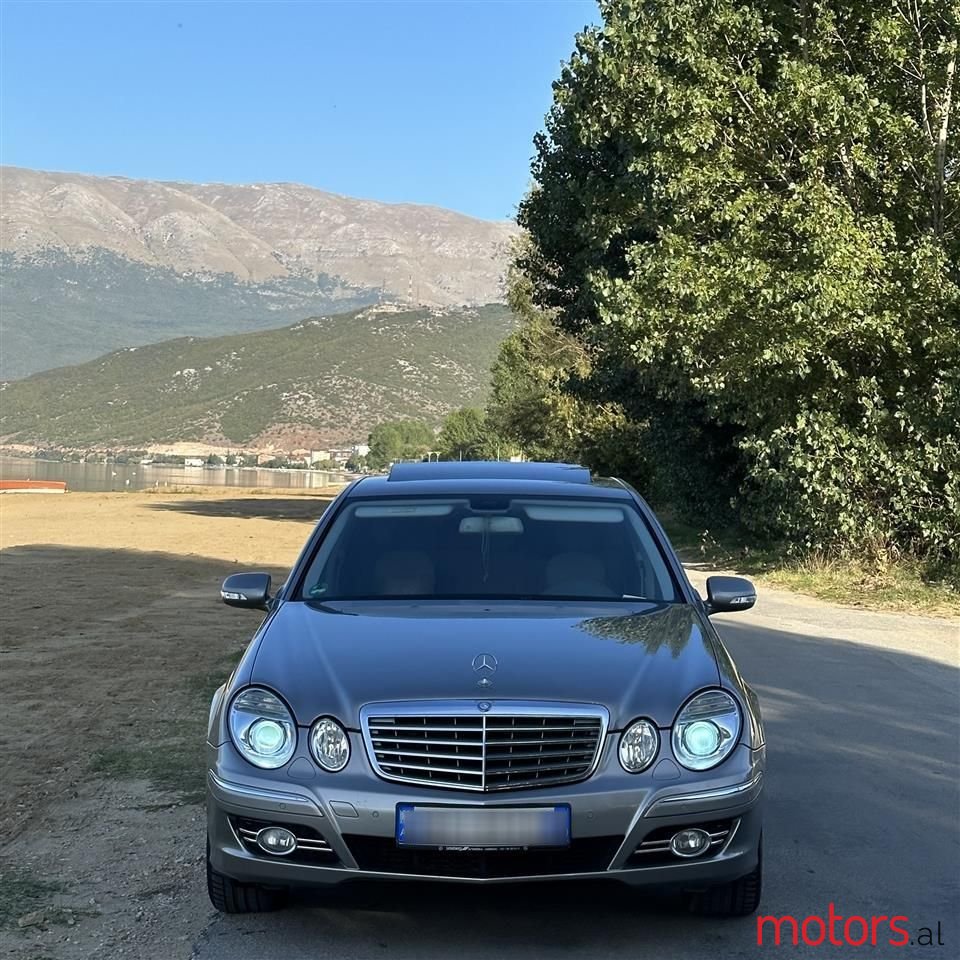2006' Mercedes-Benz E 220 photo #2
