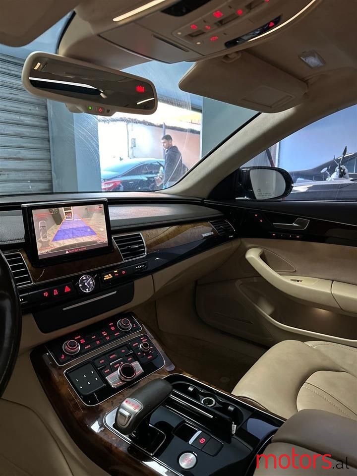 2011' Audi A8 photo #5