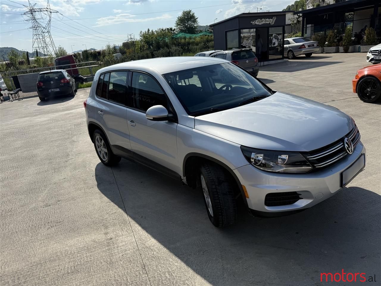 2018' Volkswagen Tiguan photo #5