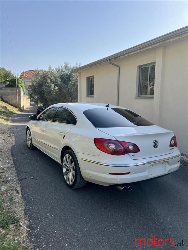 2011' Volkswagen photo #6