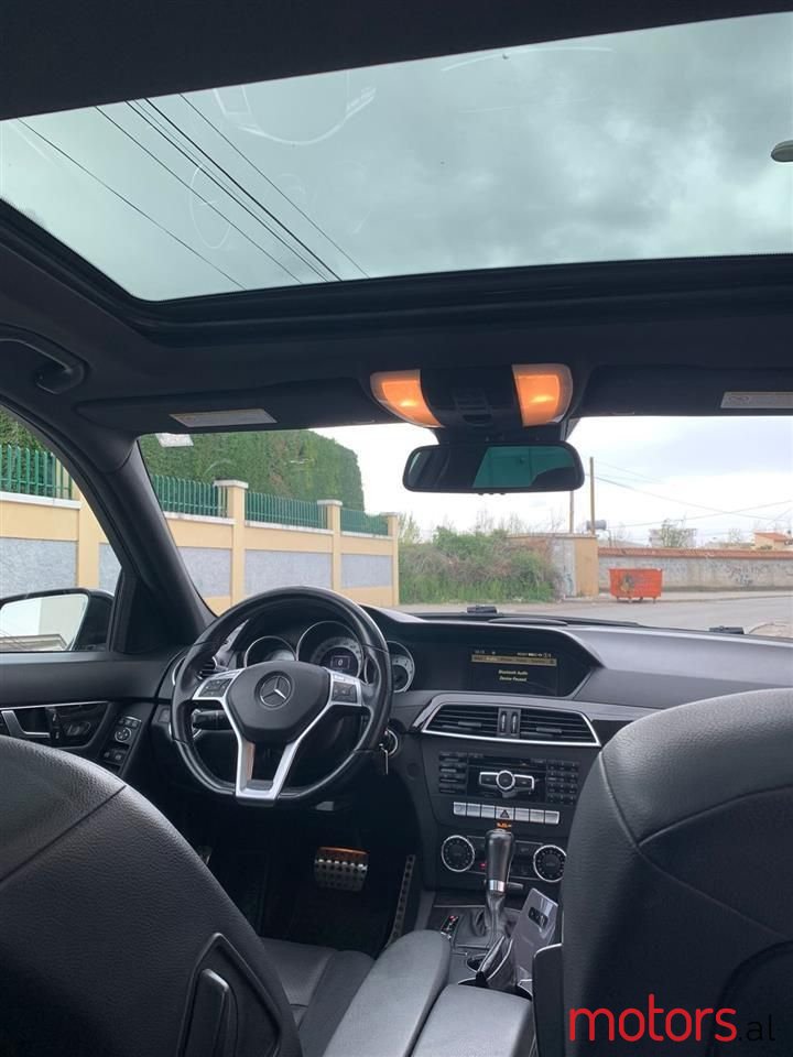 2012' Mercedes-Benz 300 photo #1